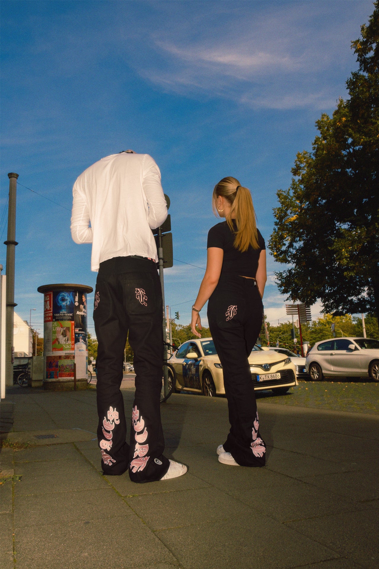 FACES CLASSIC JEANS | BLACK/PINK