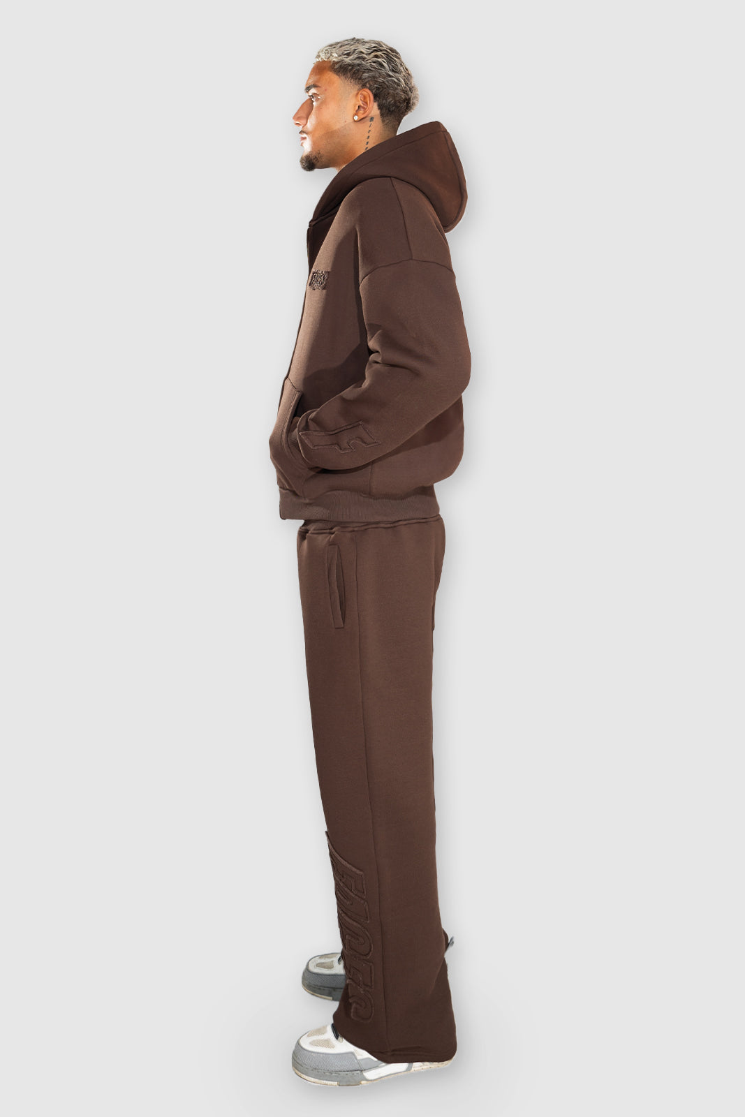 FACES CLOUDED ZIPPER I CHOCOLATE