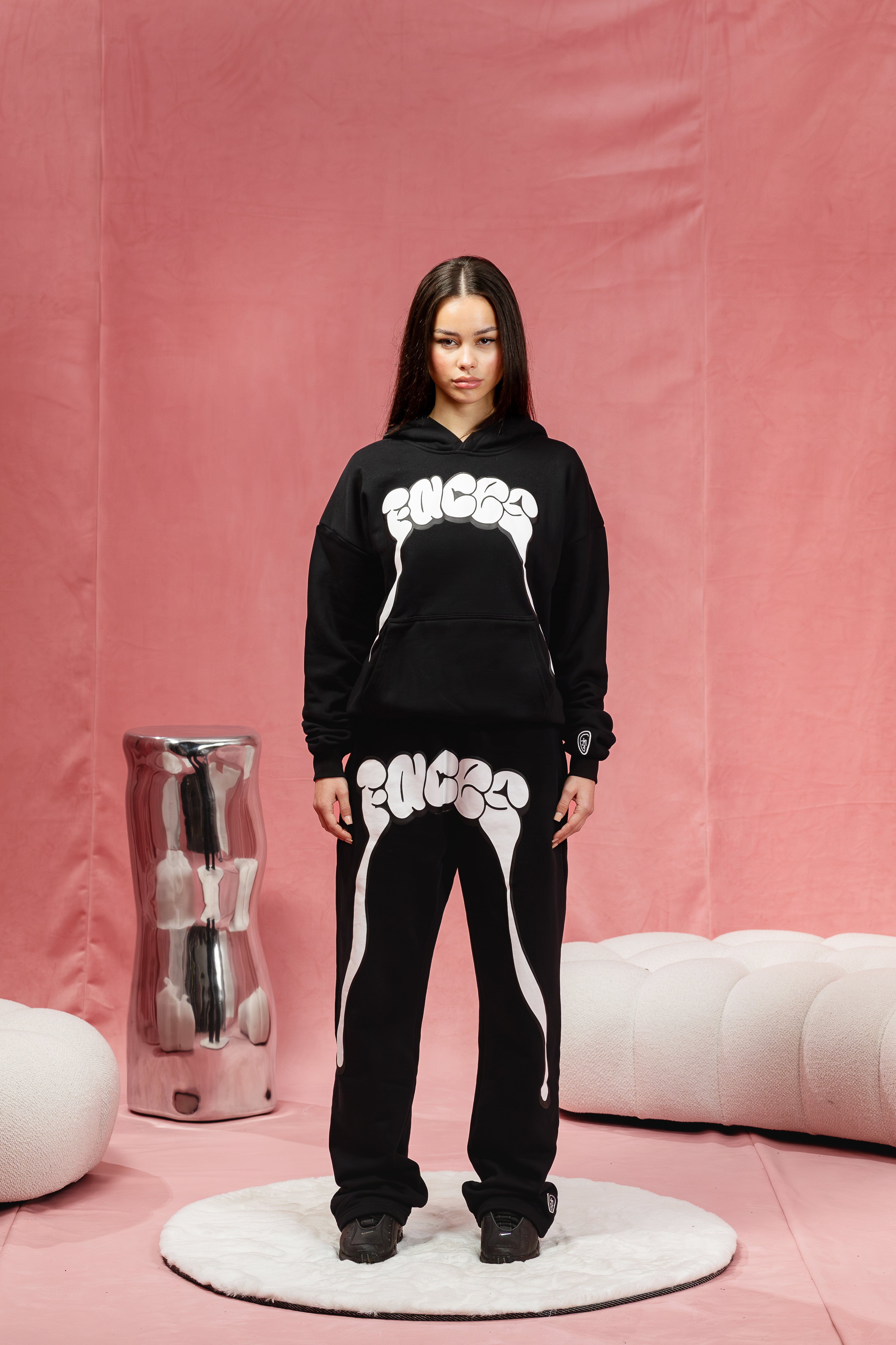 FACES PAINT TRAIL HOODIE I PITCH BLACK