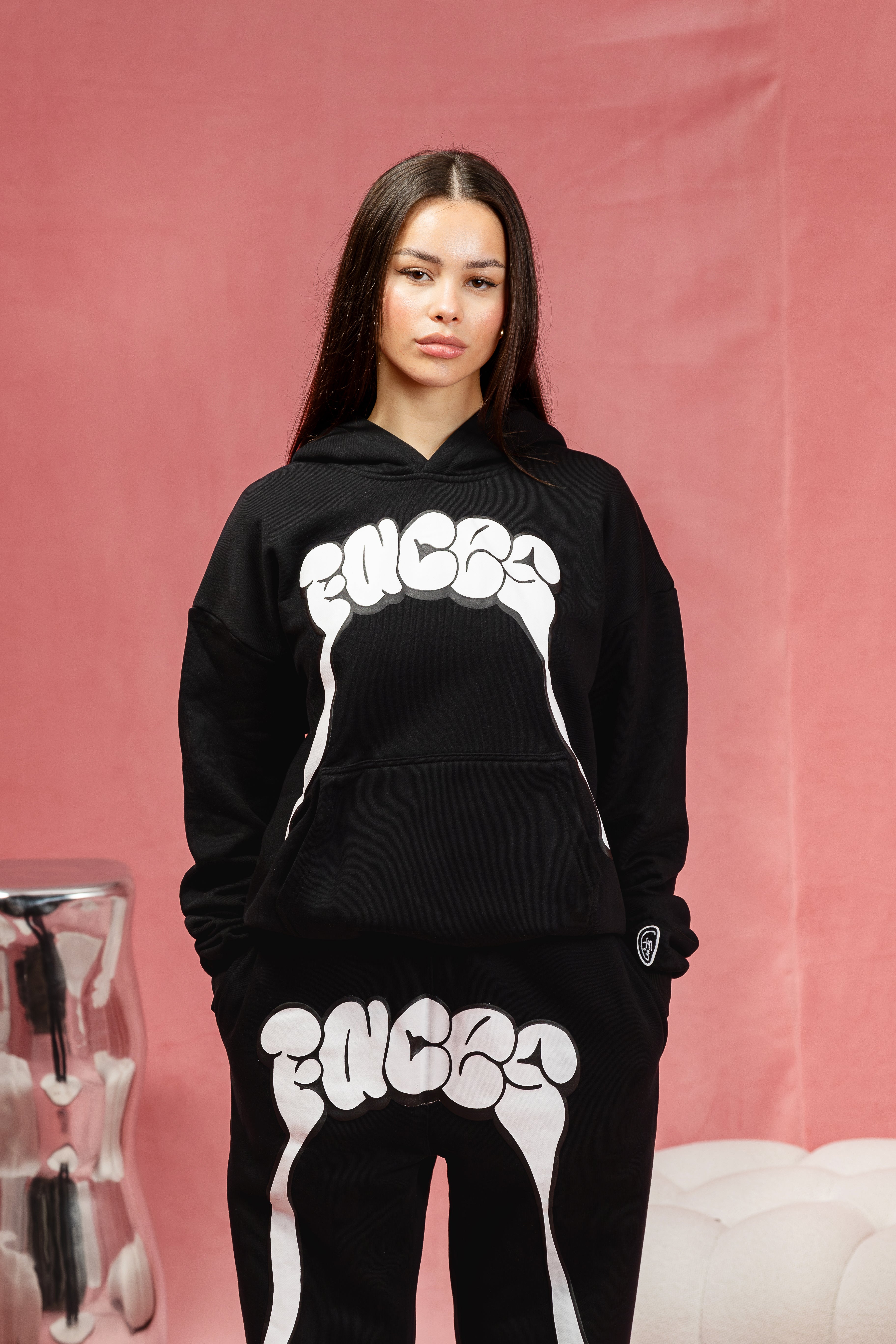 FACES PAINT TRAIL HOODIE I PITCH BLACK