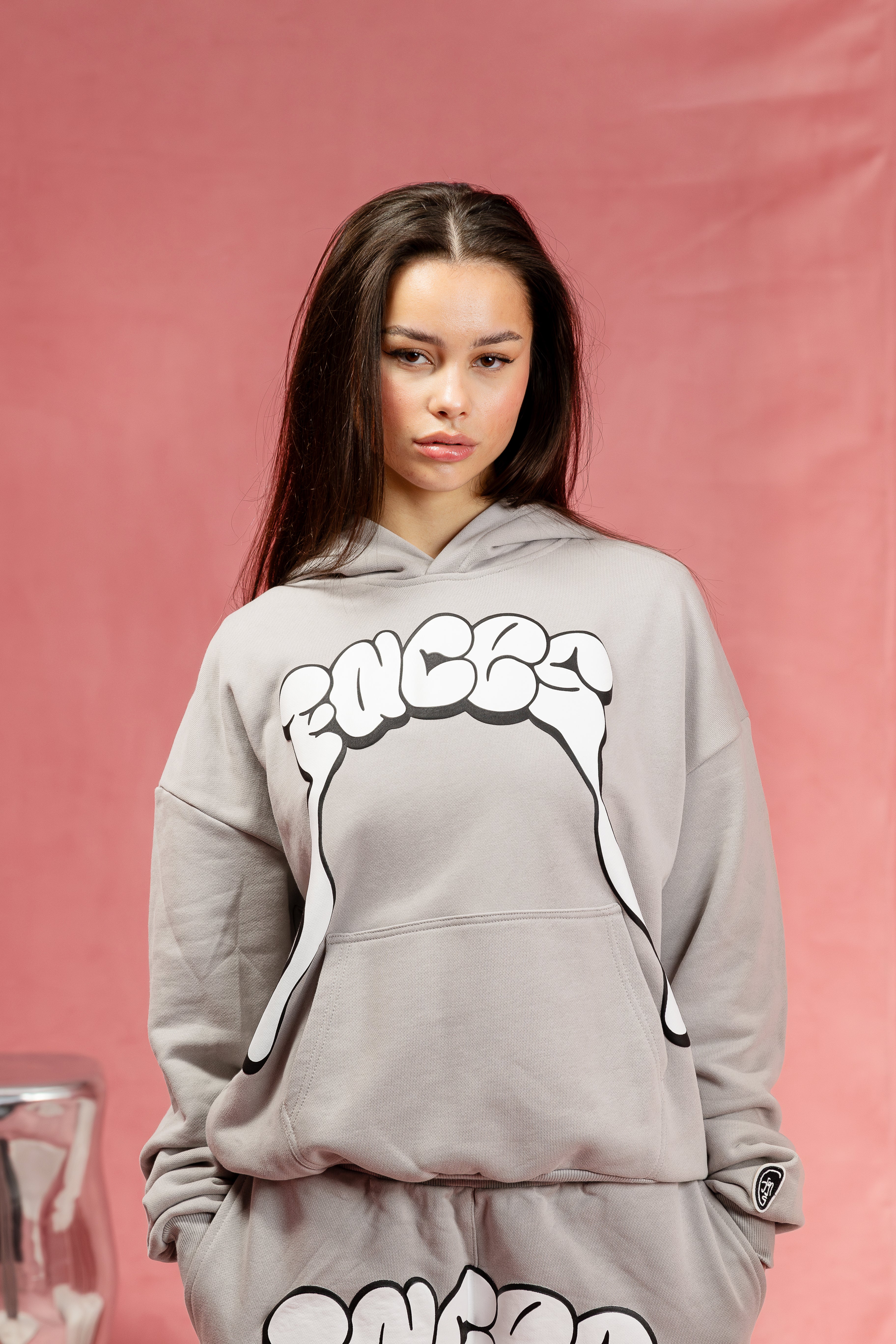 FACES PAINT TRAIL HOODIE I PEARL GREY