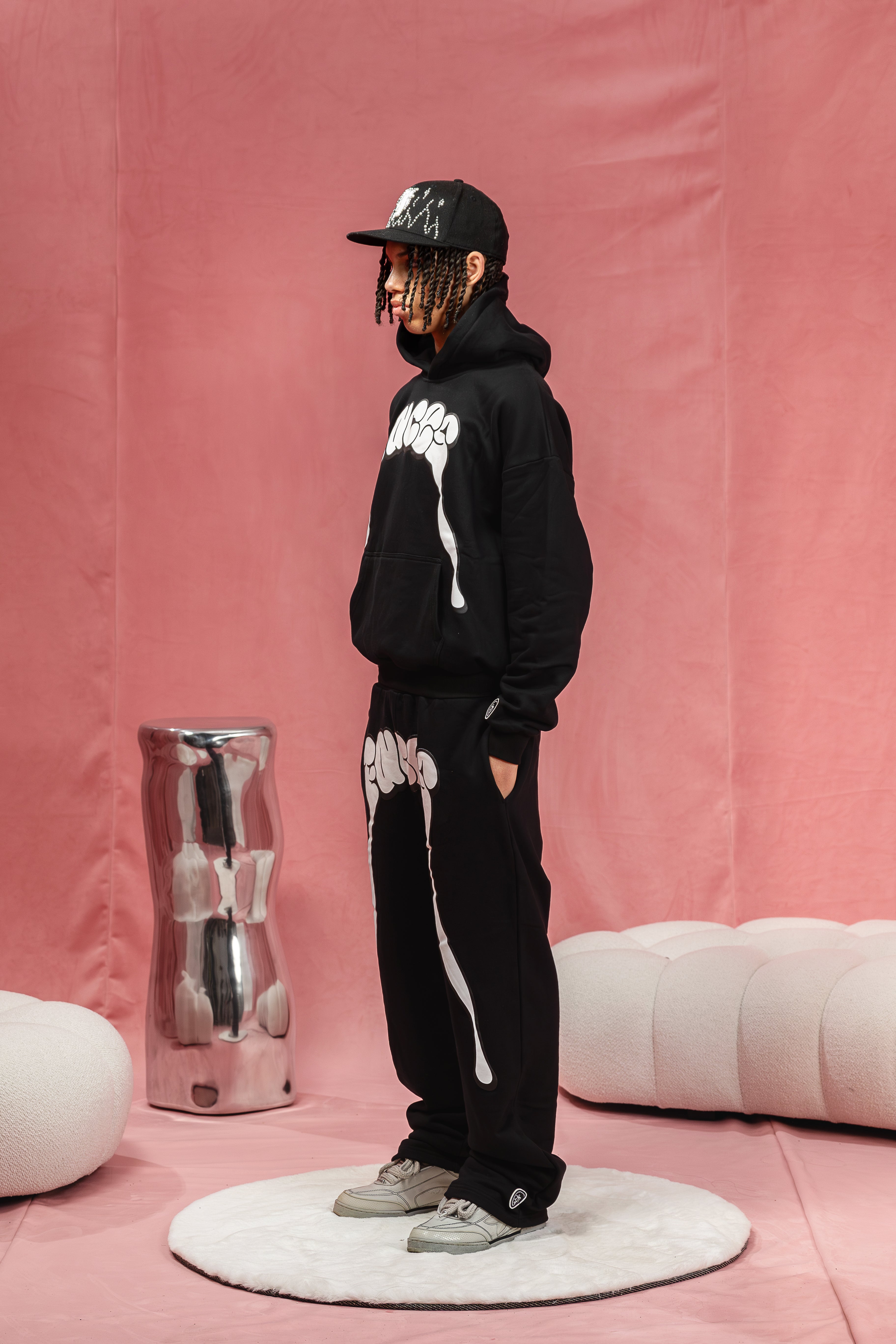 FACES PAINT TRAIL HOODIE I PITCH BLACK