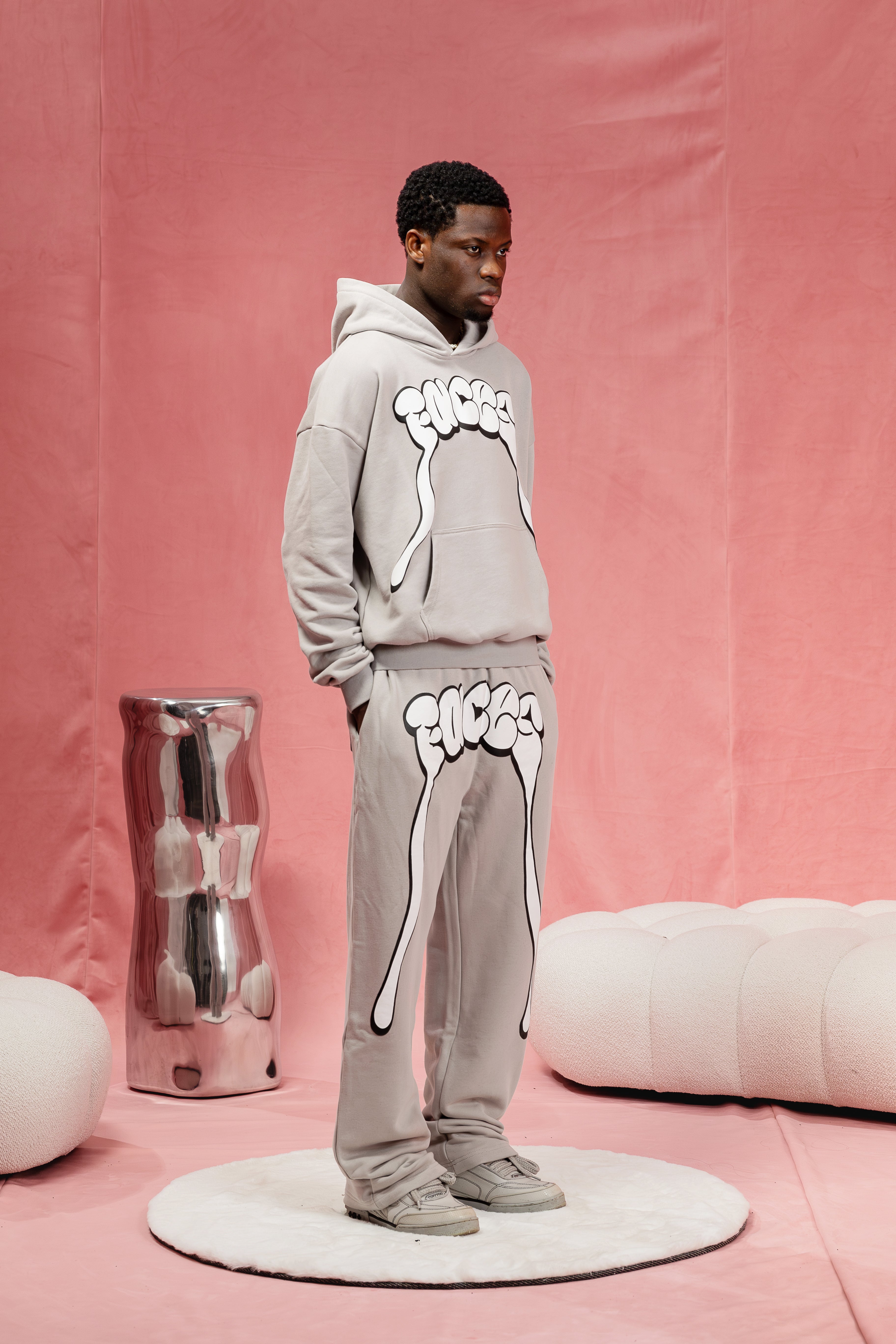 FACES PAINT TRAIL PANTS I PEARL GREY