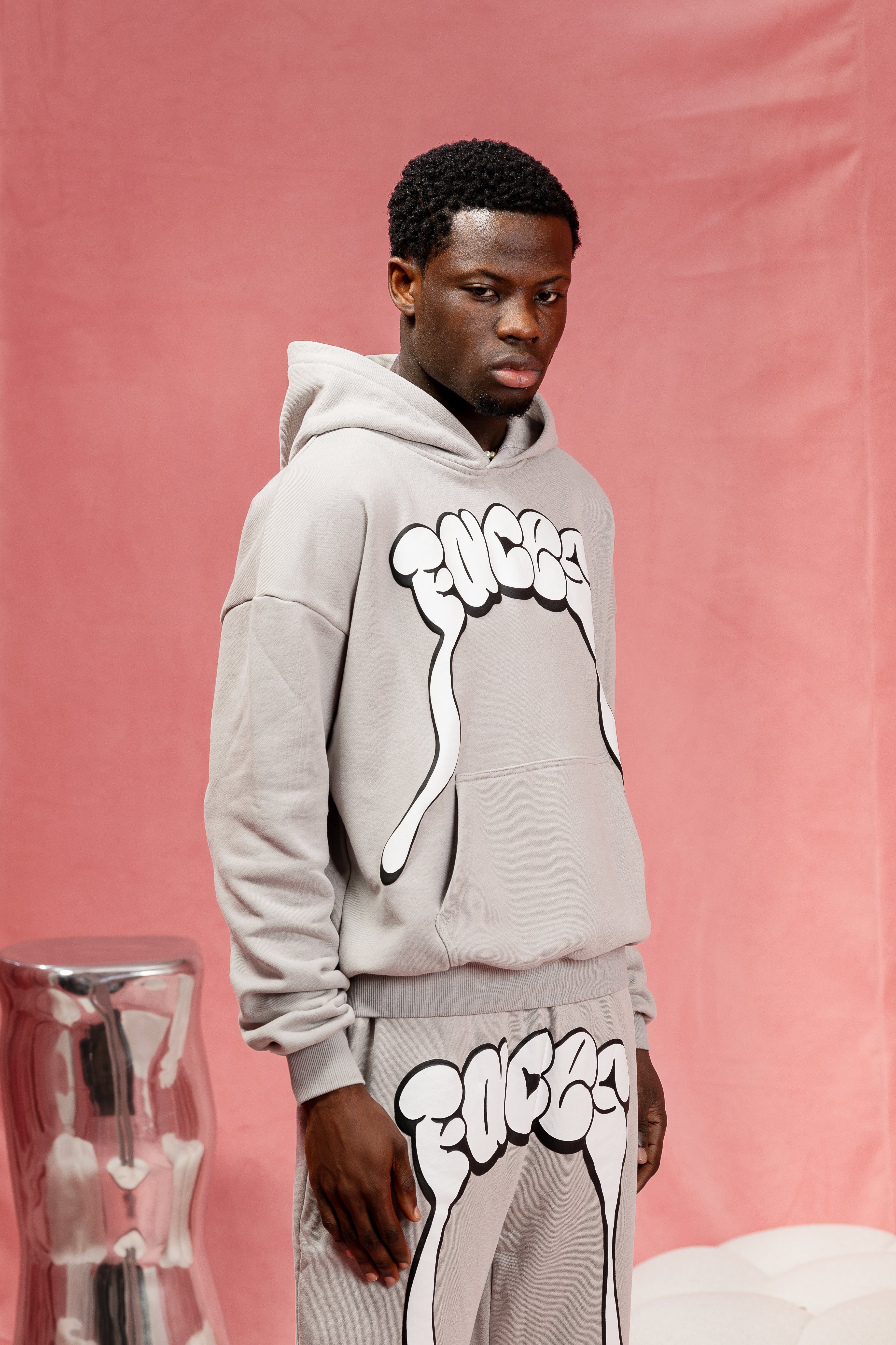 FACES PAINT TRAIL HOODIE I PEARL GREY
